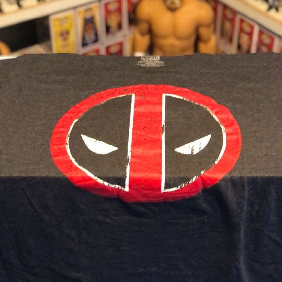 Marvel Comics DEADPOOL graphic tee, XL - Picture 2 of 4